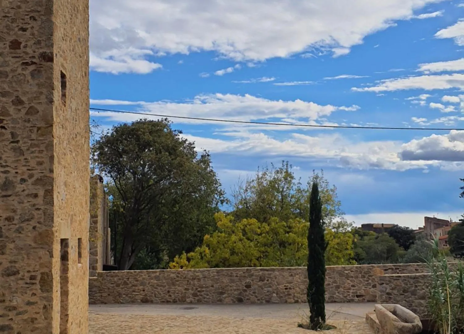 Casa Rural De Ensueno En Cantallops Con 9 Habitaciones Dobles Con Banos Privados Y Piscina De 20M X 2,70M 度假居